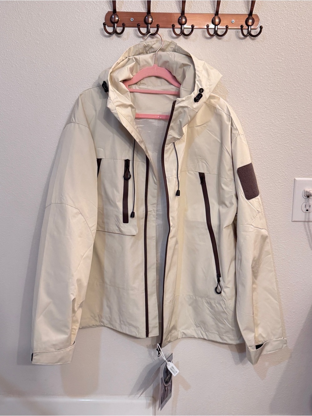 NWT!Cream Hooded Shell wind Jacket